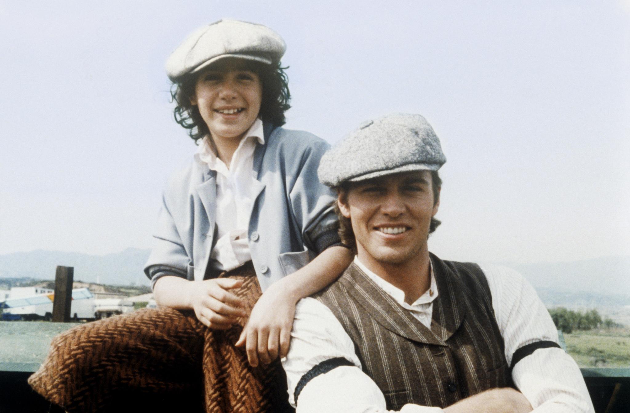 Meeno Peluce and Jon-Erik Hexum in Voyagers!